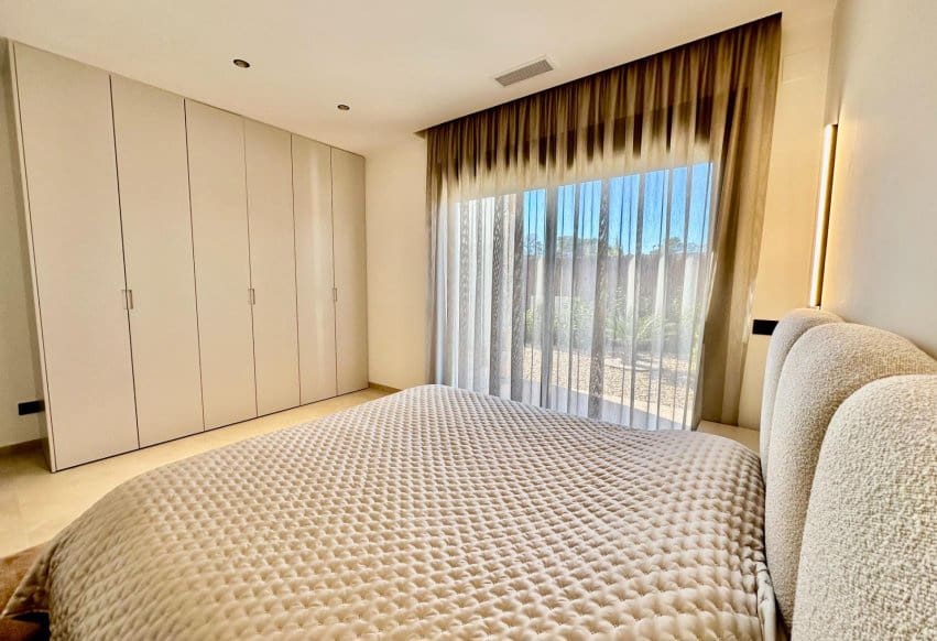 Chalet de 3 habitaciones en Orihuela en venta - 1.030.000 € (Ref: 9769977)