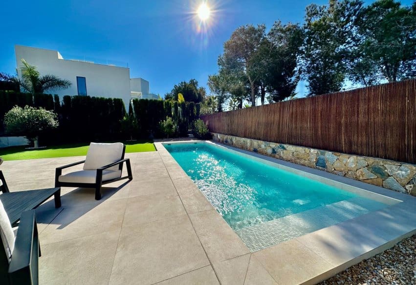 Chalet de 3 habitaciones en Orihuela en venta - 1.030.000 € (Ref: 9769977)