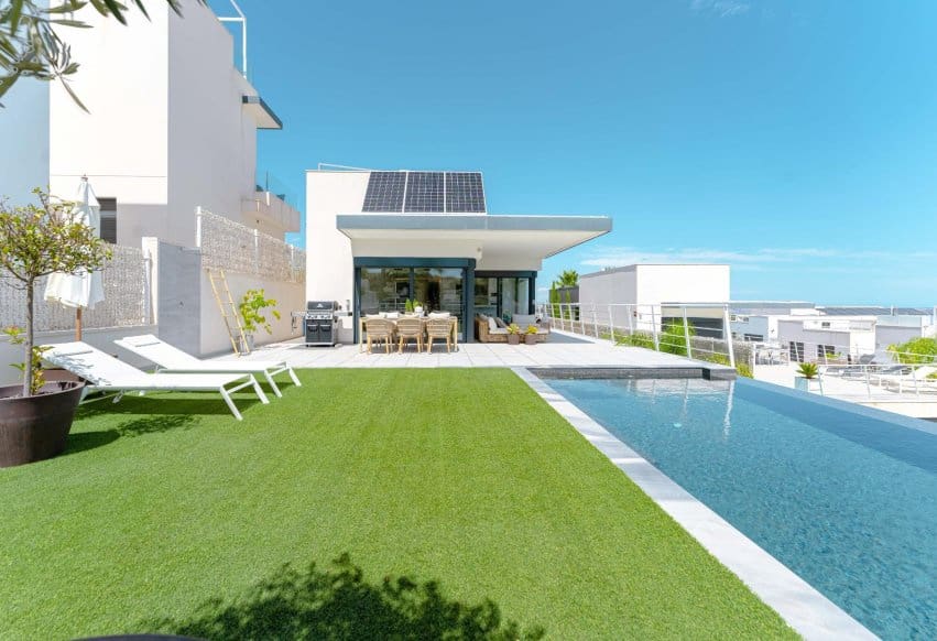 5 makuuhuone Huvila myytävänä paikassa San Miguel de Salinas mukana uima-altaan - 780 000 € (Ref: 9769978)