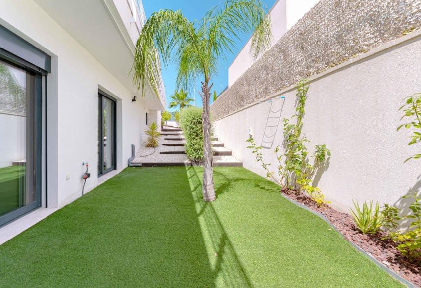 5 makuuhuone Huvila myytävänä paikassa San Miguel de Salinas mukana uima-altaan - 780 000 € (Ref: 9769978)