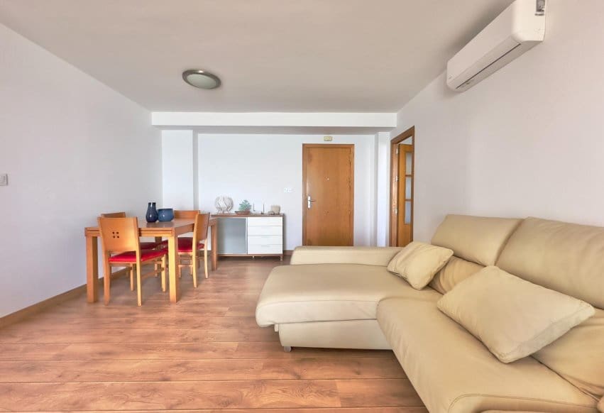 Apartamento Playa de 2 habitaciones en La Manga del Mar Menor en venta con piscina - 289.000 € (Ref: 9769988)