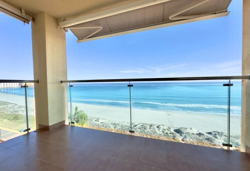 Apartamento Playa de 2 habitaciones en La Manga del Mar Menor en venta con piscina - 289.000 € (Ref: 9769988)