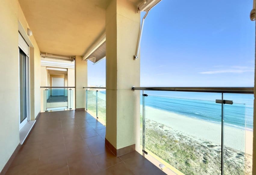 Apartamento Playa de 2 habitaciones en La Manga del Mar Menor en venta con piscina - 289.000 € (Ref: 9769988)