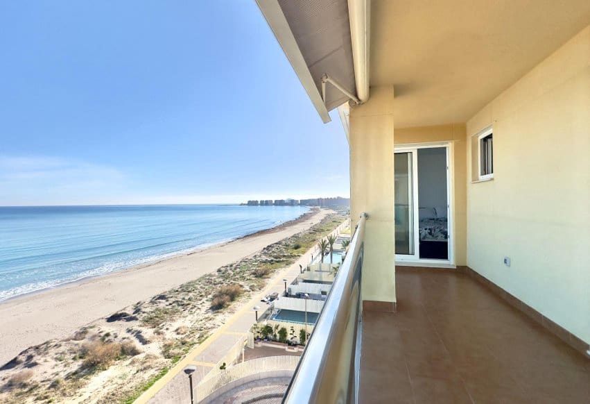 Apartamento Playa de 2 habitaciones en La Manga del Mar Menor en venta con piscina - 289.000 € (Ref: 9769988)