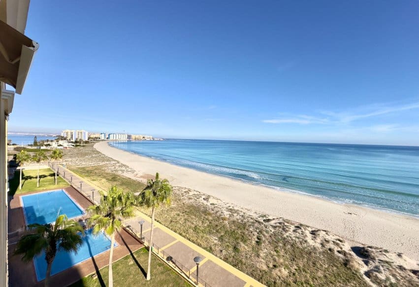 Apartamento Playa de 2 habitaciones en La Manga del Mar Menor en venta con piscina - 289.000 € (Ref: 9769988)