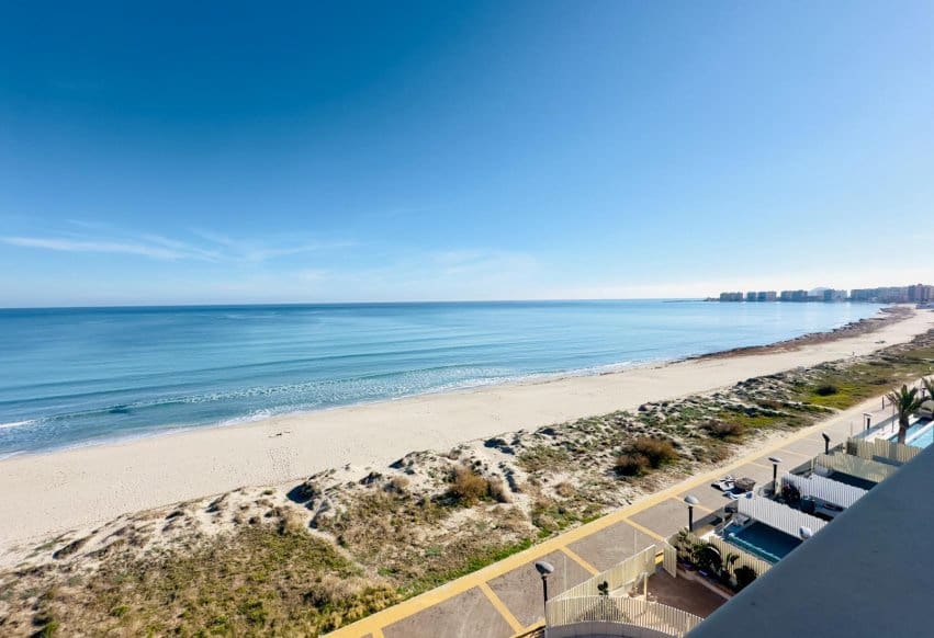 Apartamento Playa de 2 habitaciones en La Manga del Mar Menor en venta con piscina - 289.000 € (Ref: 9769988)