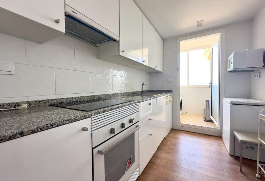 Apartamento Playa de 2 habitaciones en La Manga del Mar Menor en venta con piscina - 289.000 € (Ref: 9769988)