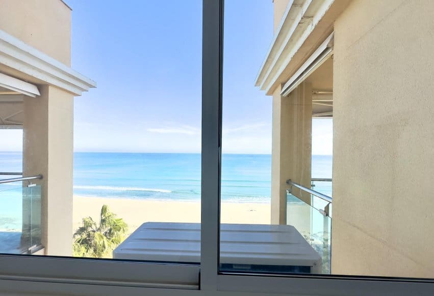 Apartamento Playa de 2 habitaciones en La Manga del Mar Menor en venta con piscina - 289.000 € (Ref: 9769988)