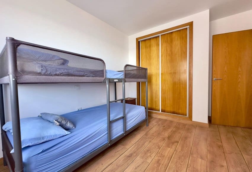 Apartamento Playa de 2 habitaciones en La Manga del Mar Menor en venta con piscina - 289.000 € (Ref: 9769988)