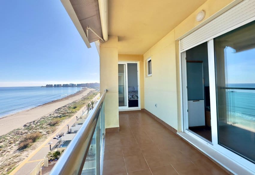 Apartamento Playa de 2 habitaciones en La Manga del Mar Menor en venta con piscina - 289.000 € (Ref: 9769988)