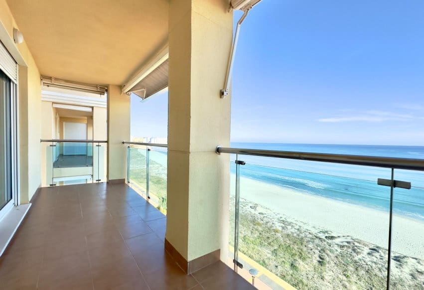 Apartamento Playa de 2 habitaciones en La Manga del Mar Menor en venta con piscina - 289.000 € (Ref: 9769988)