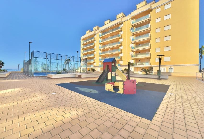 Apartamento Playa de 2 habitaciones en La Manga del Mar Menor en venta con piscina - 289.000 € (Ref: 9769988)