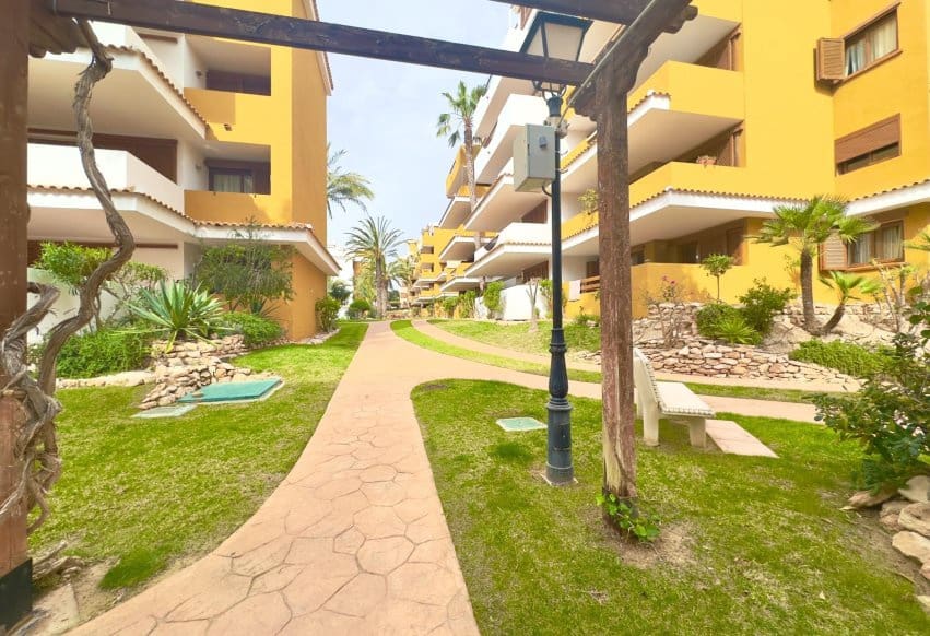 2 chambre Appartement à vendre à Punta Prima avec piscine - 330 000 € (Ref: 9769990)