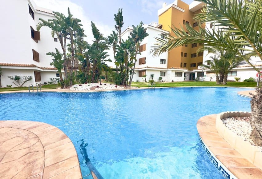 2 chambre Appartement à vendre à Punta Prima avec piscine - 330 000 € (Ref: 9769990)