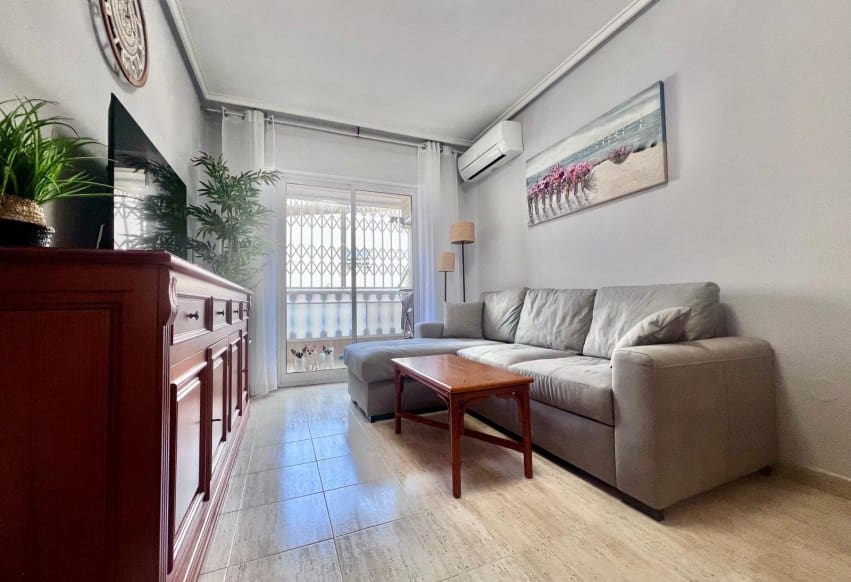 2 soverom Leilighet til salgs i Torrevieja med svømmebasseng - € 145 000 (Ref: 9769991)