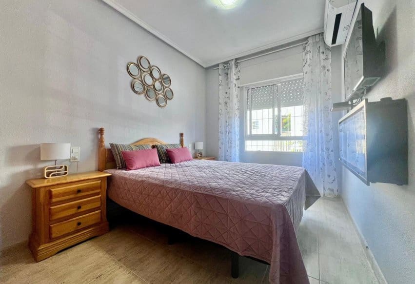 2 soverom Leilighet til salgs i Torrevieja med svømmebasseng - € 145 000 (Ref: 9769991)