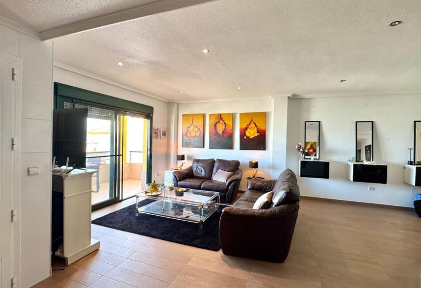 2 slaapkamer Penthouse te koop in Orihuela Costa met zwembad - € 195.000 (Ref: 9769992)