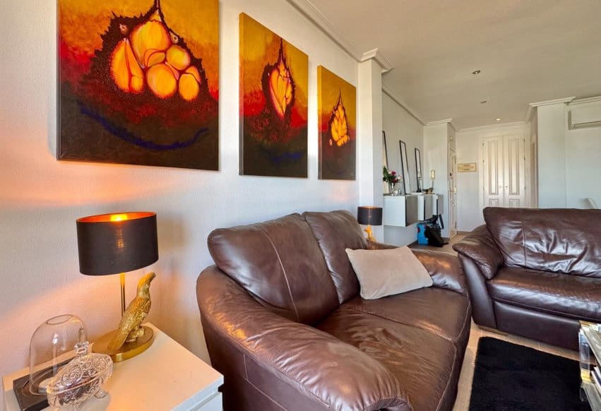 2 slaapkamer Penthouse te koop in Orihuela Costa met zwembad - € 195.000 (Ref: 9769992)