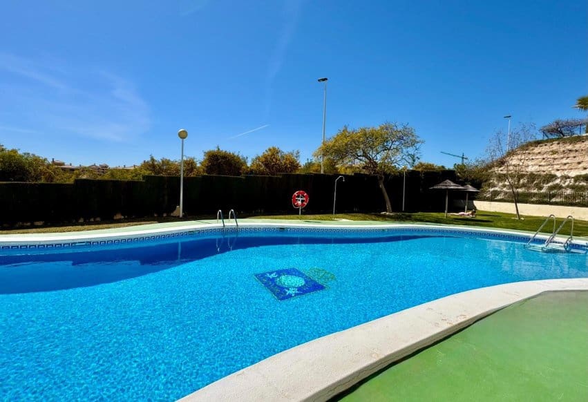 2 slaapkamer Penthouse te koop in Orihuela Costa met zwembad - € 195.000 (Ref: 9769992)