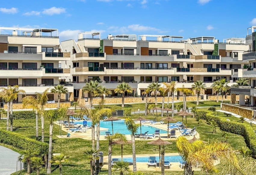3 bedroom Beach Apartment for sale in Playa Flamenca with pool - € 450,000 (Ref: 9769995)