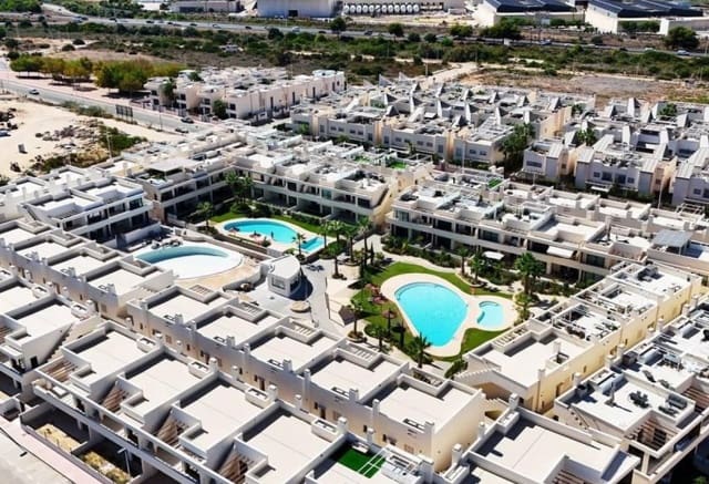 2 quarto Apartamento para venda em La Veleta, Torrevieja com piscina - 379 000 € (Ref: 9769996)