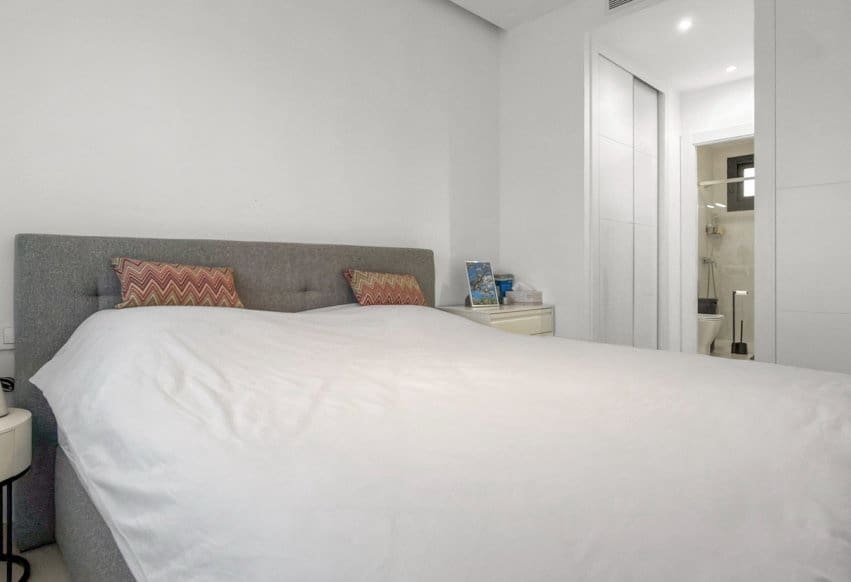 2 soverom Leilighet til salgs i Pilar de la Horadada med svømmebasseng - € 354 000 (Ref: 9769997)