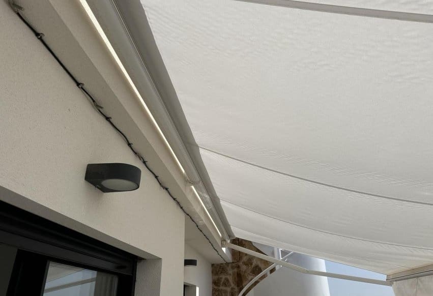 2 sypialnia Penthouse na sprzedaż w Orihuela Costa z basenem - 375 000 € (Ref: 9777111)