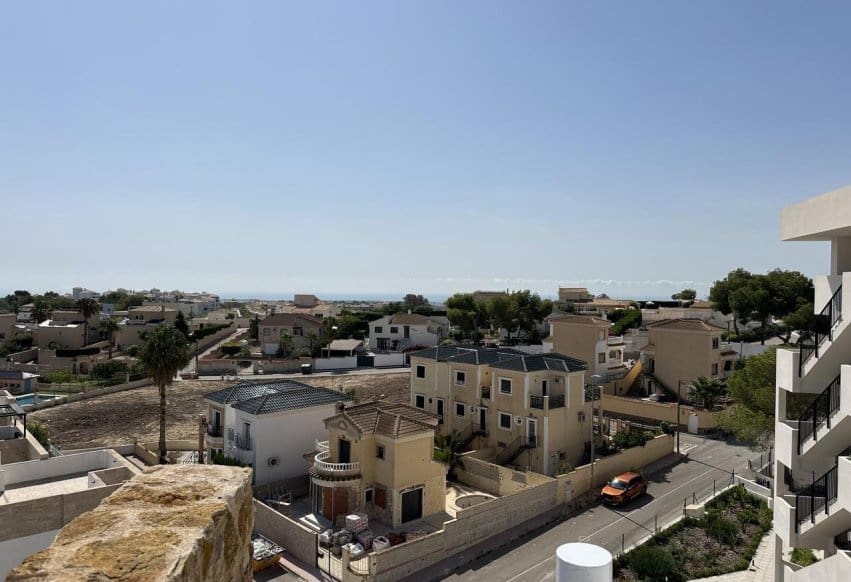 2 sypialnia Penthouse na sprzedaż w Orihuela Costa z basenem - 375 000 € (Ref: 9777111)