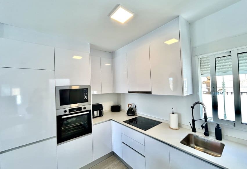 5 chambre Villa/Maison à vendre à Villamartin avec piscine - 459 000 € (Ref: 9777112)