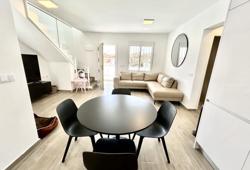 5 chambre Villa/Maison à vendre à Villamartin avec piscine - 459 000 € (Ref: 9777112)