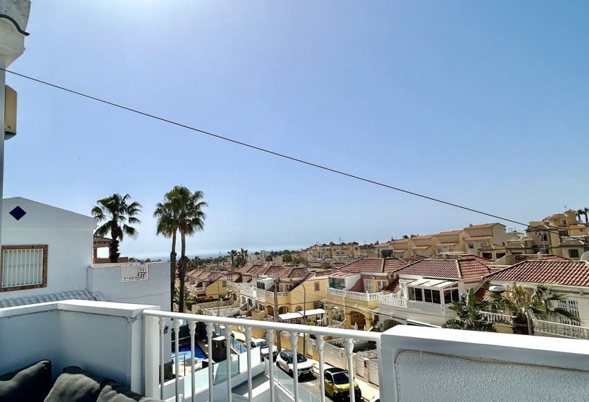 5 chambre Villa/Maison à vendre à Villamartin avec piscine - 459 000 € (Ref: 9777112)