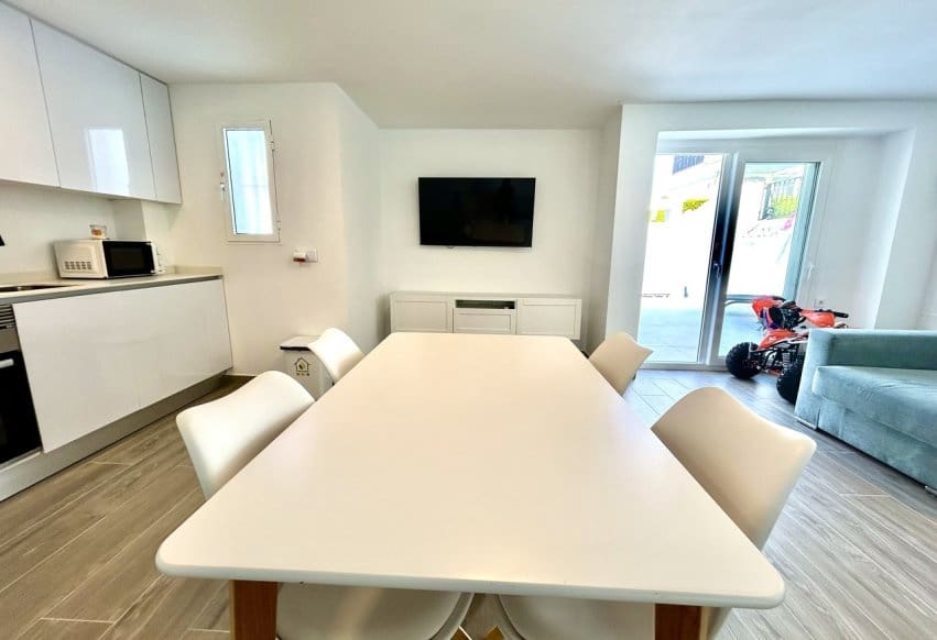 5 chambre Villa/Maison à vendre à Villamartin avec piscine - 459 000 € (Ref: 9777112)