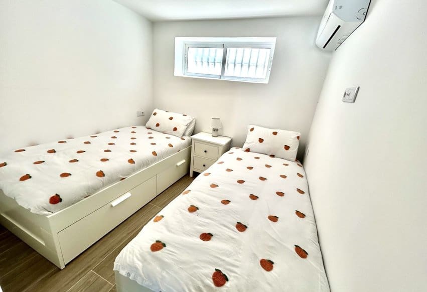 5 chambre Villa/Maison à vendre à Villamartin avec piscine - 459 000 € (Ref: 9777112)