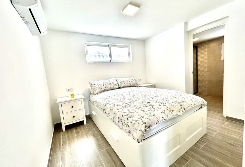 5 chambre Villa/Maison à vendre à Villamartin avec piscine - 459 000 € (Ref: 9777112)