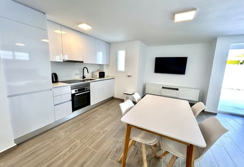 5 chambre Villa/Maison à vendre à Villamartin avec piscine - 459 000 € (Ref: 9777112)