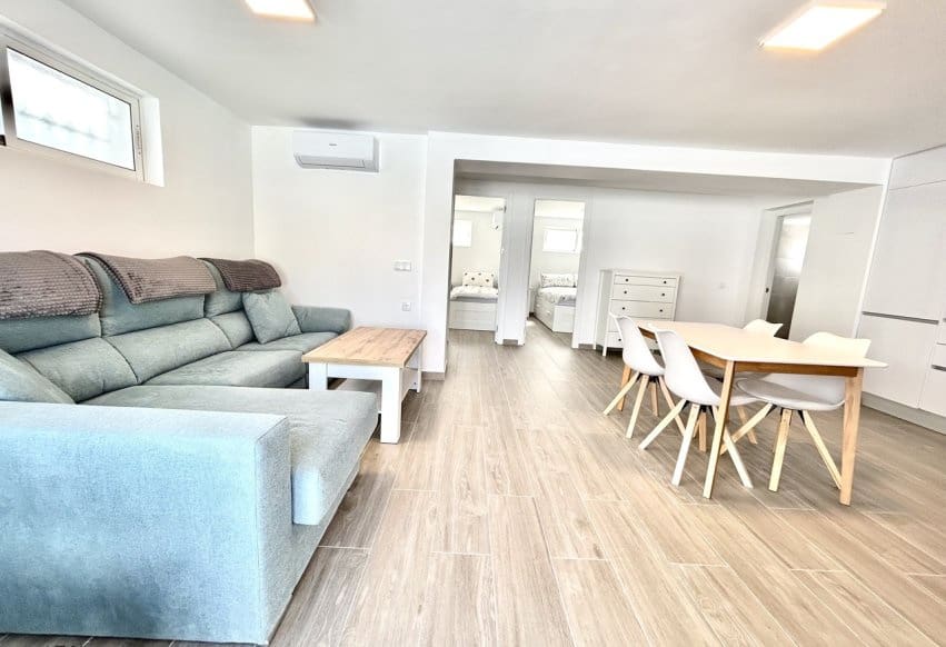 5 chambre Villa/Maison à vendre à Villamartin avec piscine - 459 000 € (Ref: 9777112)