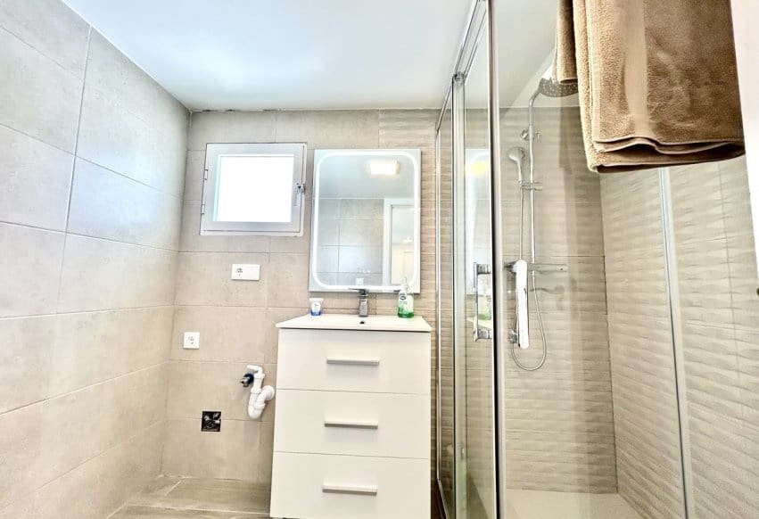 5 chambre Villa/Maison à vendre à Villamartin avec piscine - 459 000 € (Ref: 9777112)