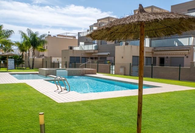 2 sovrum Bungalow till salu i Torre de la Horadada, Pilar de la Horadada med pool - 280 000 € (Ref: 9789771)