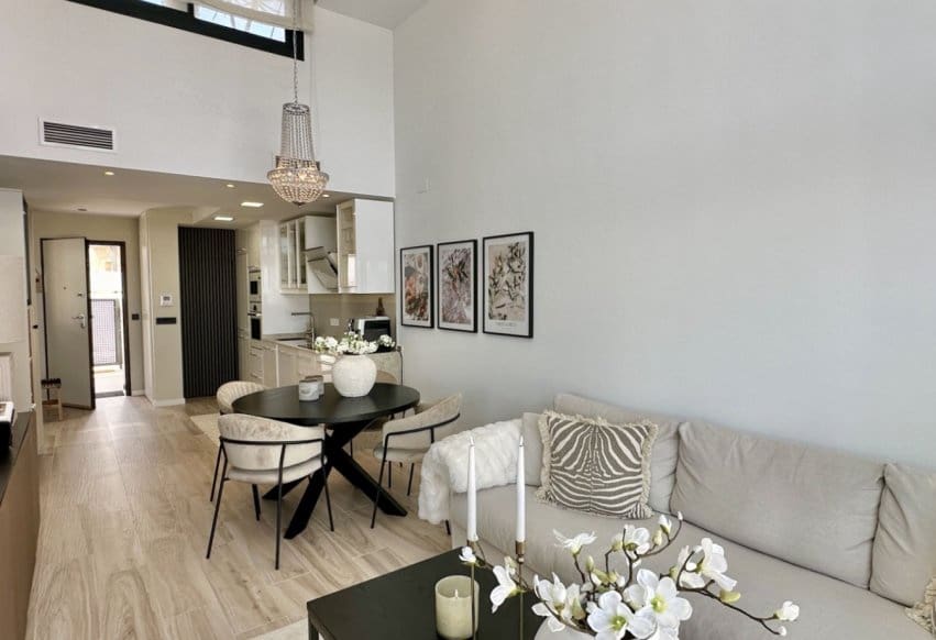 Chalet de 3 habitaciones en Orihuela Costa en venta con piscina - 449.950 € (Ref: 9802834)