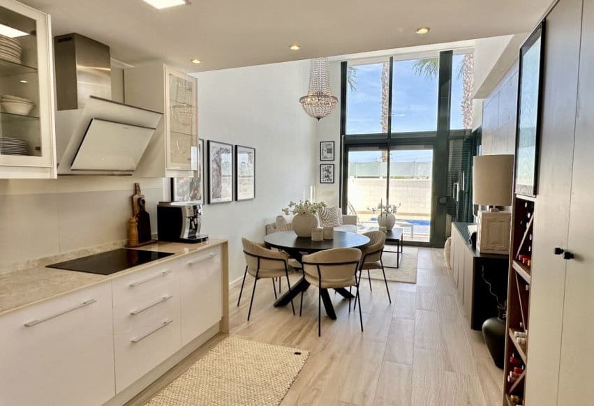 Chalet de 3 habitaciones en Orihuela Costa en venta con piscina - 449.950 € (Ref: 9802834)