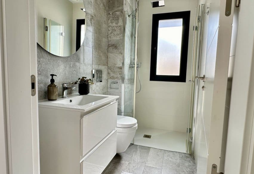 Chalet de 3 habitaciones en Orihuela Costa en venta con piscina - 449.950 € (Ref: 9802834)