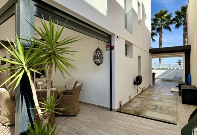 3 sovrum Villa till salu i Lomas de Cabo Roig - Los Dolses, Orihuela med pool - 449 950 € (Ref: 9802834)