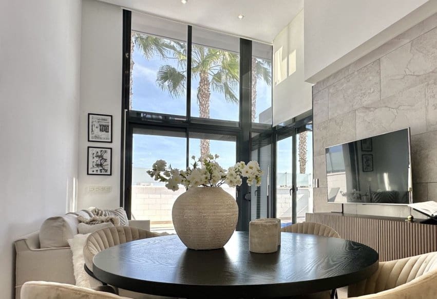 Chalet de 3 habitaciones en Orihuela Costa en venta con piscina - 449.950 € (Ref: 9802834)