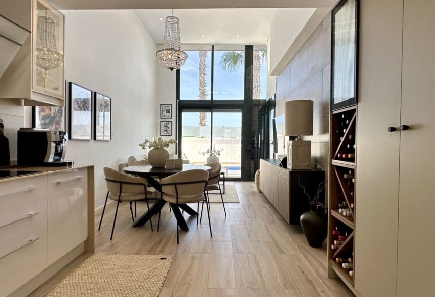 Chalet de 3 habitaciones en Orihuela Costa en venta con piscina - 449.950 € (Ref: 9802834)