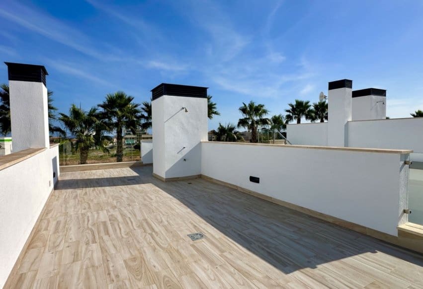 Chalet de 3 habitaciones en Orihuela Costa en venta con piscina - 449.950 € (Ref: 9802834)