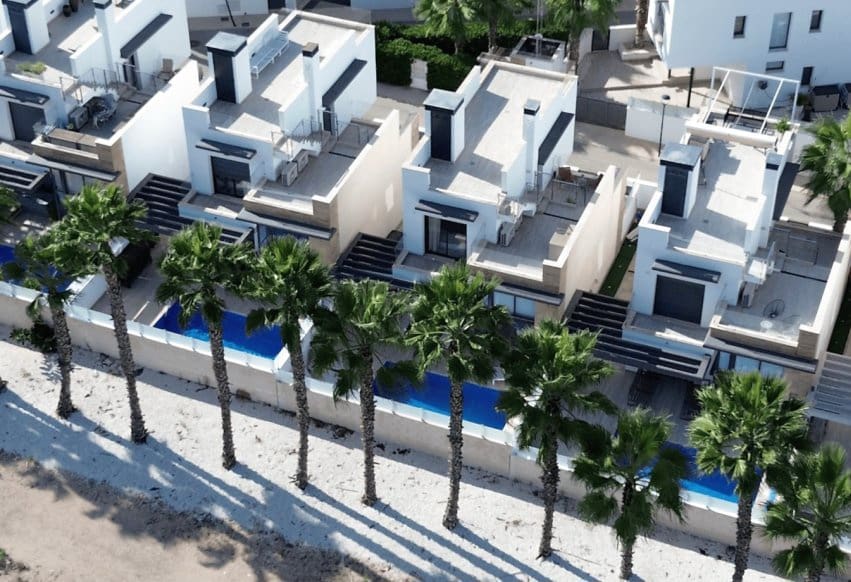 Chalet de 3 habitaciones en Orihuela Costa en venta con piscina - 449.950 € (Ref: 9802834)