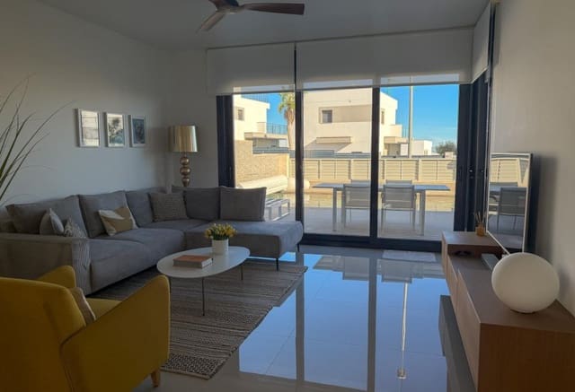 4 soveværelse Villa til salg i San Miguel de Salinas med swimmingpool - € 610.000 (Ref: 9802835)