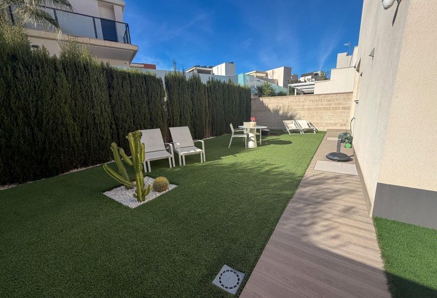 Chalet de 4 habitaciones en San Miguel de Salinas en venta con piscina - 610.000 € (Ref: 9802835)