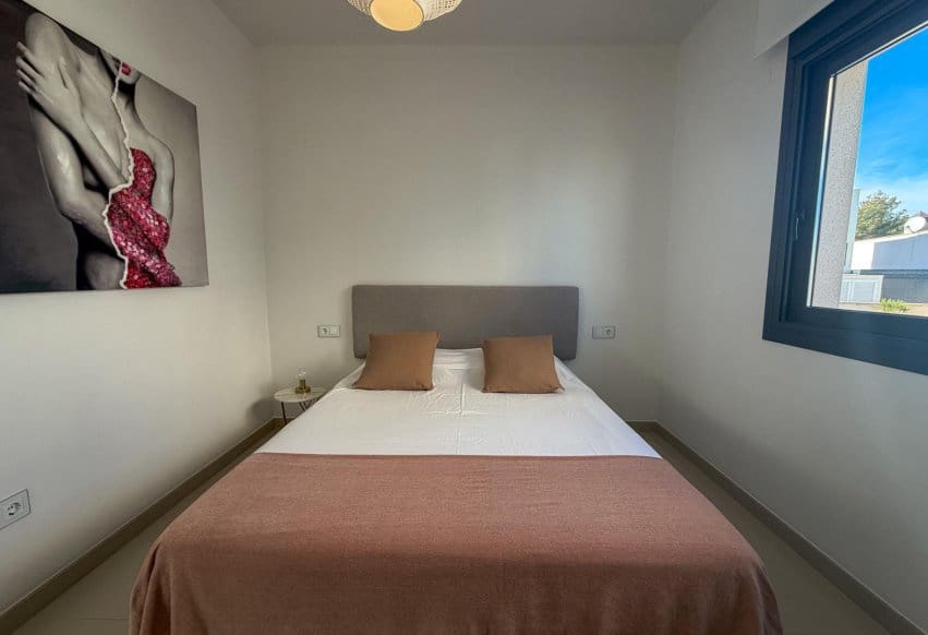 Chalet de 4 habitaciones en San Miguel de Salinas en venta con piscina - 610.000 € (Ref: 9802835)