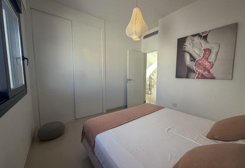 Chalet de 4 habitaciones en San Miguel de Salinas en venta con piscina - 610.000 € (Ref: 9802835)